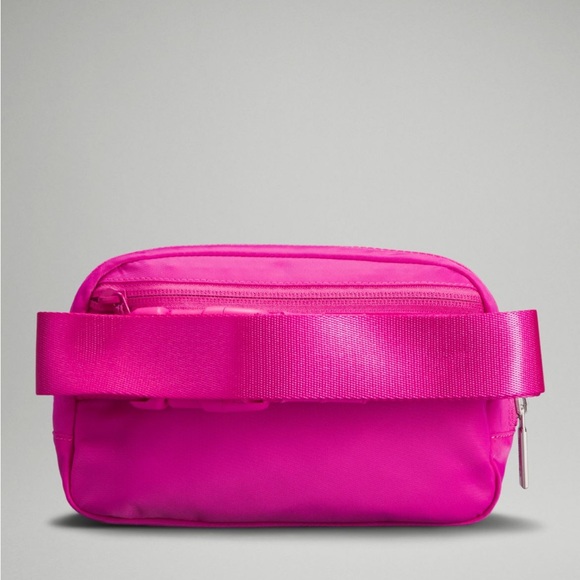 Lululemon Everywhere Belt Bag NWT sonic pink - Picture 7 of 9